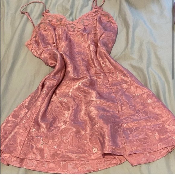 victoria’s secret dress - Picture 3 of 3